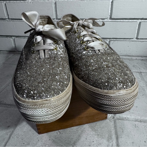 Kate Spade Keds Womens 7.5 Silver Glitter Platform Sneakers Fashion Shoes - Picture 4 of 12